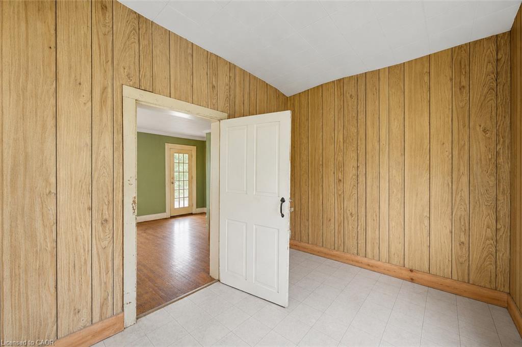 36 Elgin Street E Property Photo 9