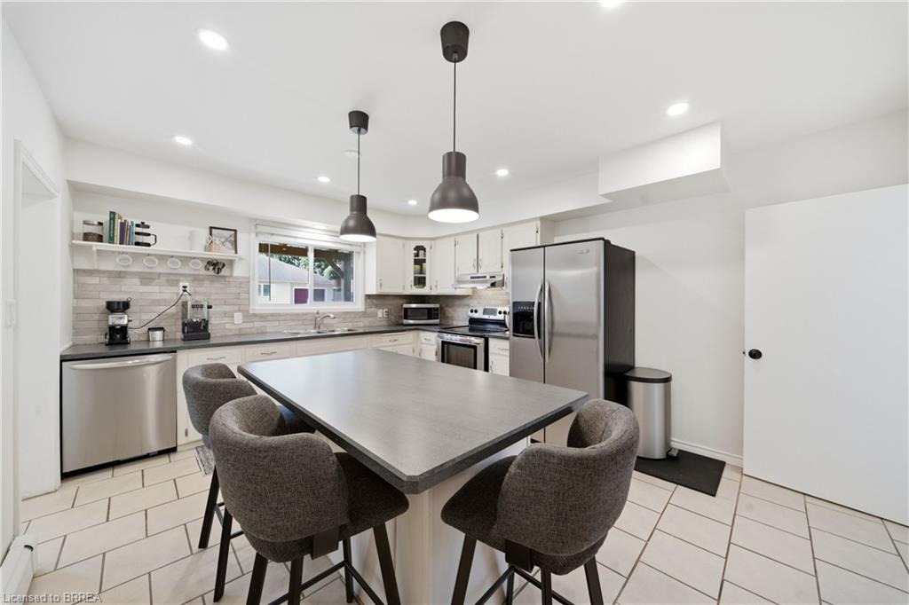 33 Wood Street Property Photo 14