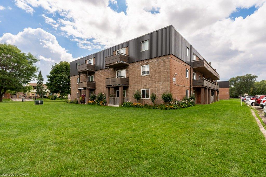 208-380 Admiral Drive Property Photo 3