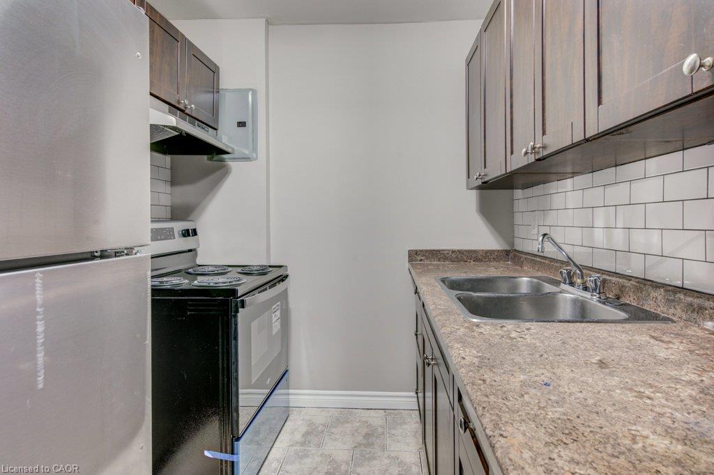 208-380 Admiral Drive Property Photo 7