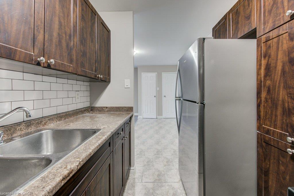 208-380 Admiral Drive Property Photo 8