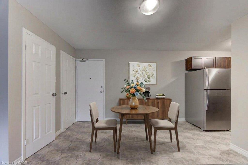 208-380 Admiral Drive Property Photo 11