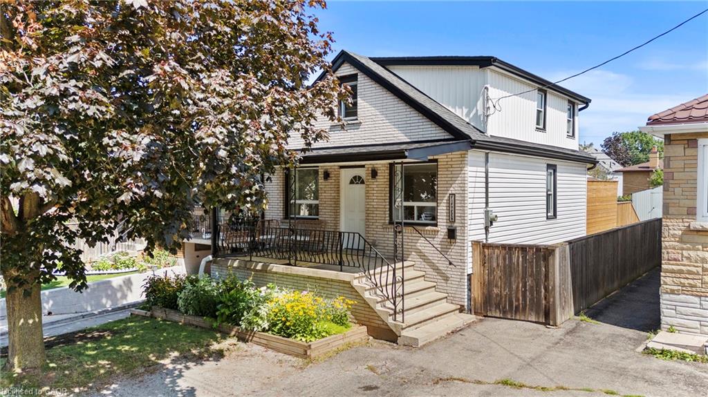 15 Glassco Avenue S Property Photo 1