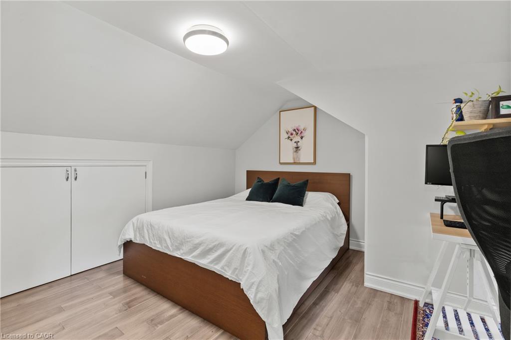 15 Glassco Avenue S Property Photo 27