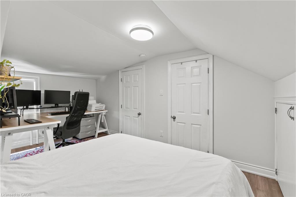15 Glassco Avenue S Property Photo 28