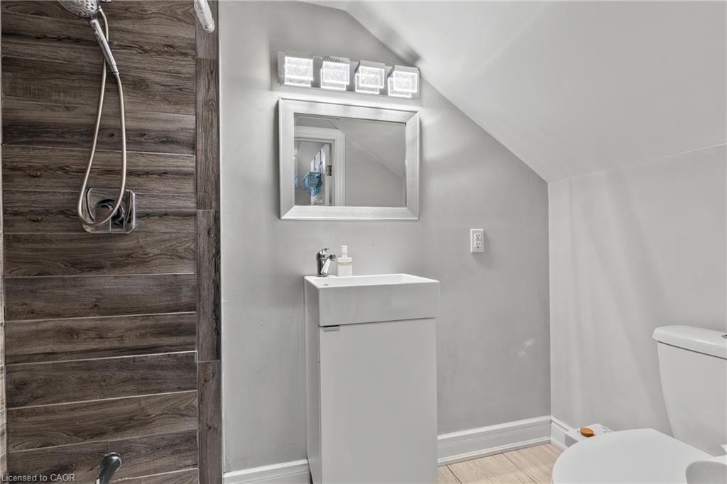 15 Glassco Avenue S Property Photo 29