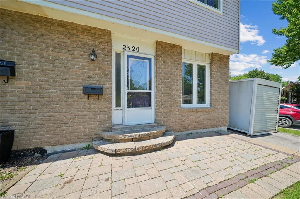 2320 Middlesmoor Crescent Property Photo 4