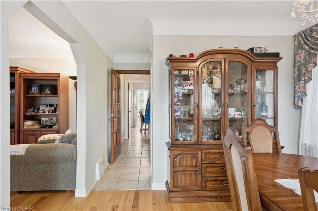 1873 Main Street E Property Photo 5