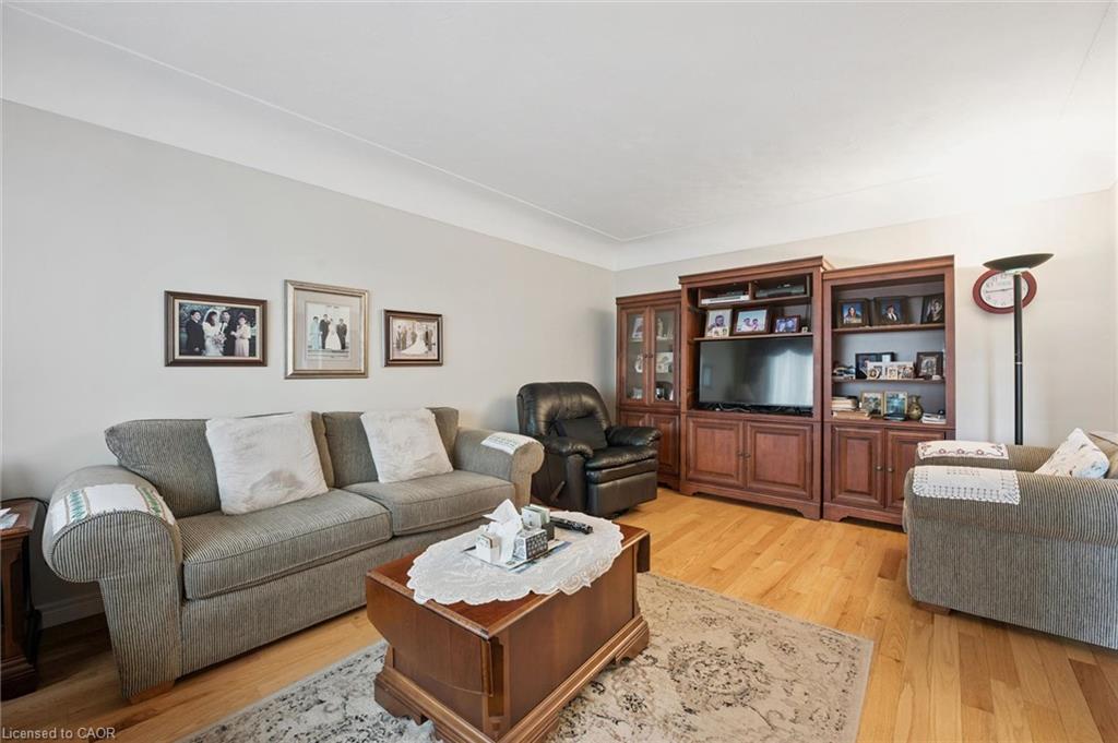 1873 Main Street E Property Photo 9