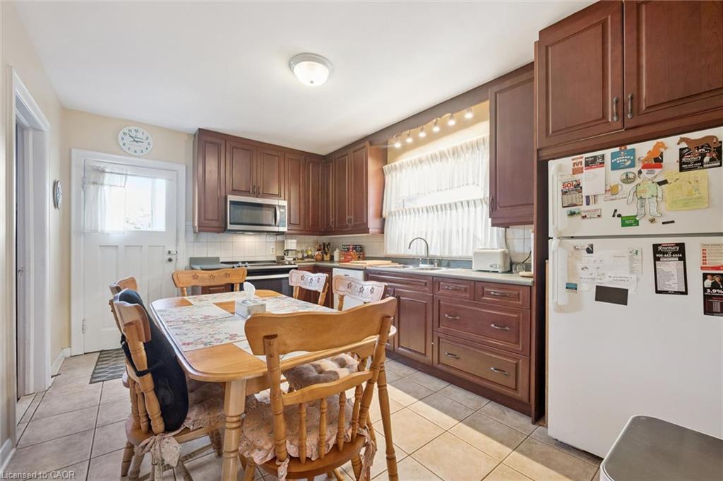 1873 Main Street E Property Photo 15