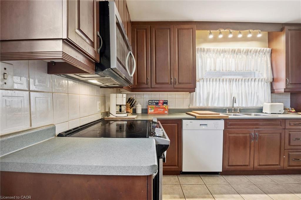 1873 Main Street E Property Photo 17
