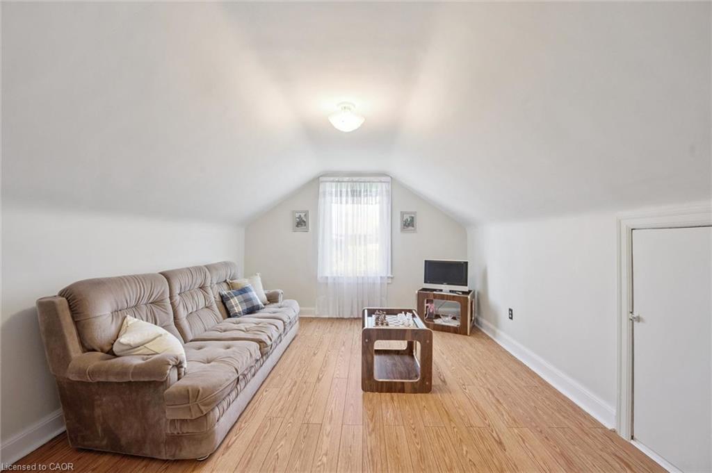 1873 Main Street E Property Photo 23