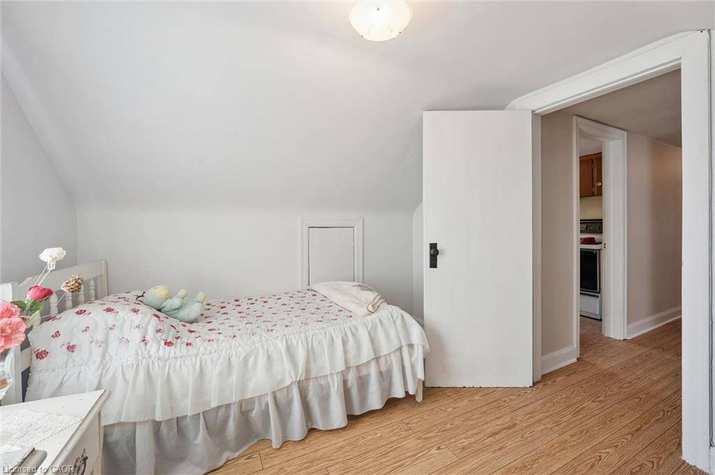 1873 Main Street E Property Photo 28