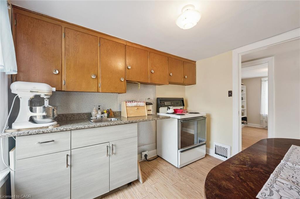 1873 Main Street E Property Photo 31