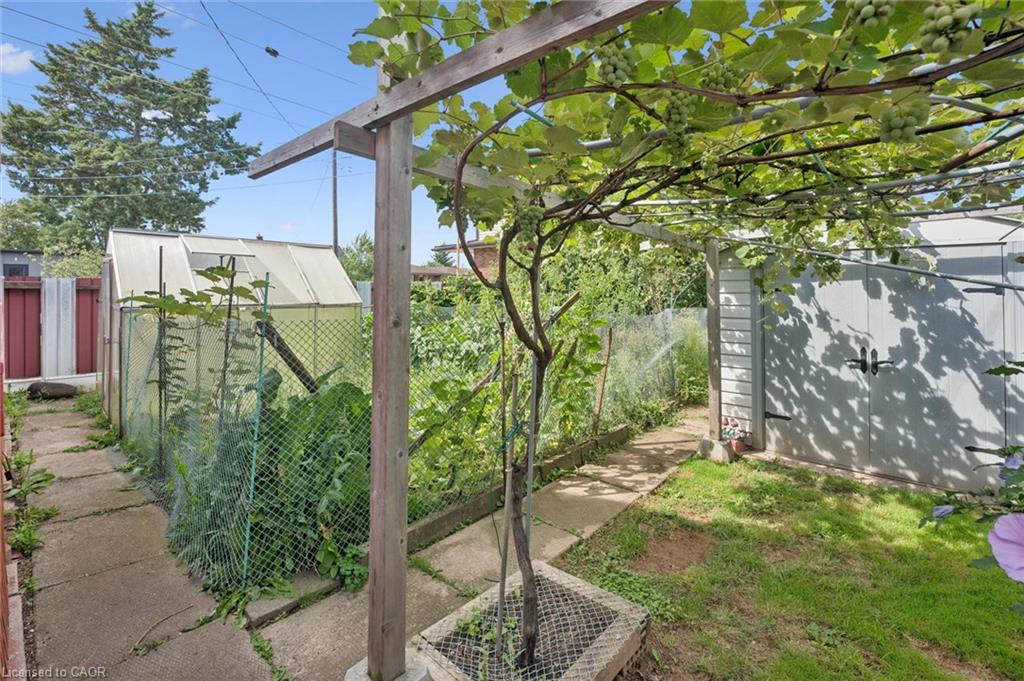 1873 Main Street E Property Photo 34