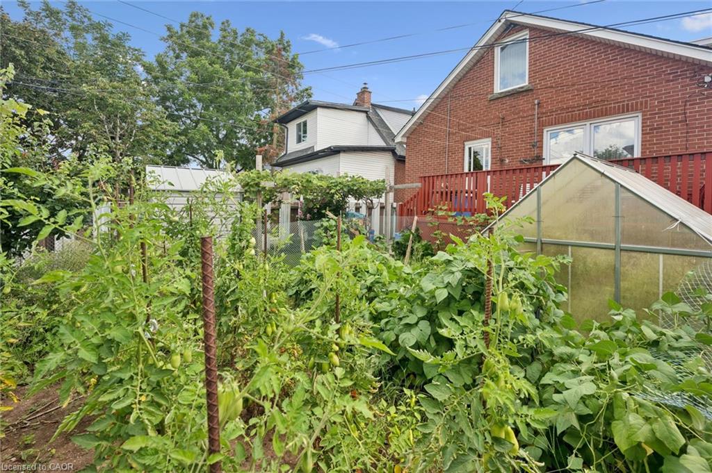 1873 Main Street E Property Photo 35