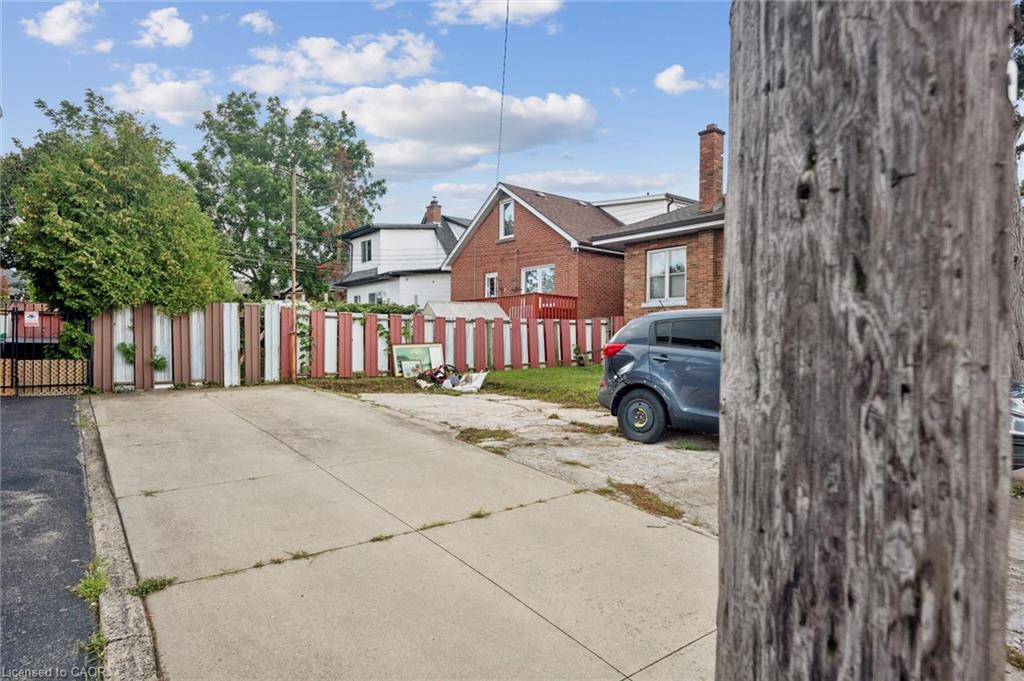 1873 Main Street E Property Photo 37