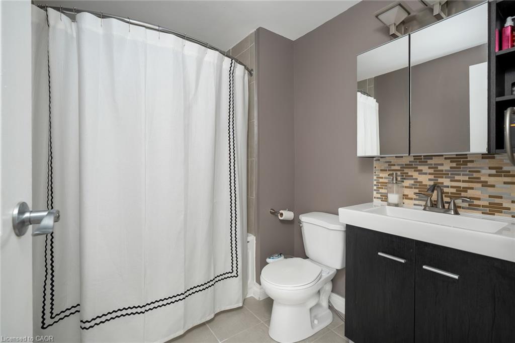 2727 Bucklepost Crescent Property Photo 33