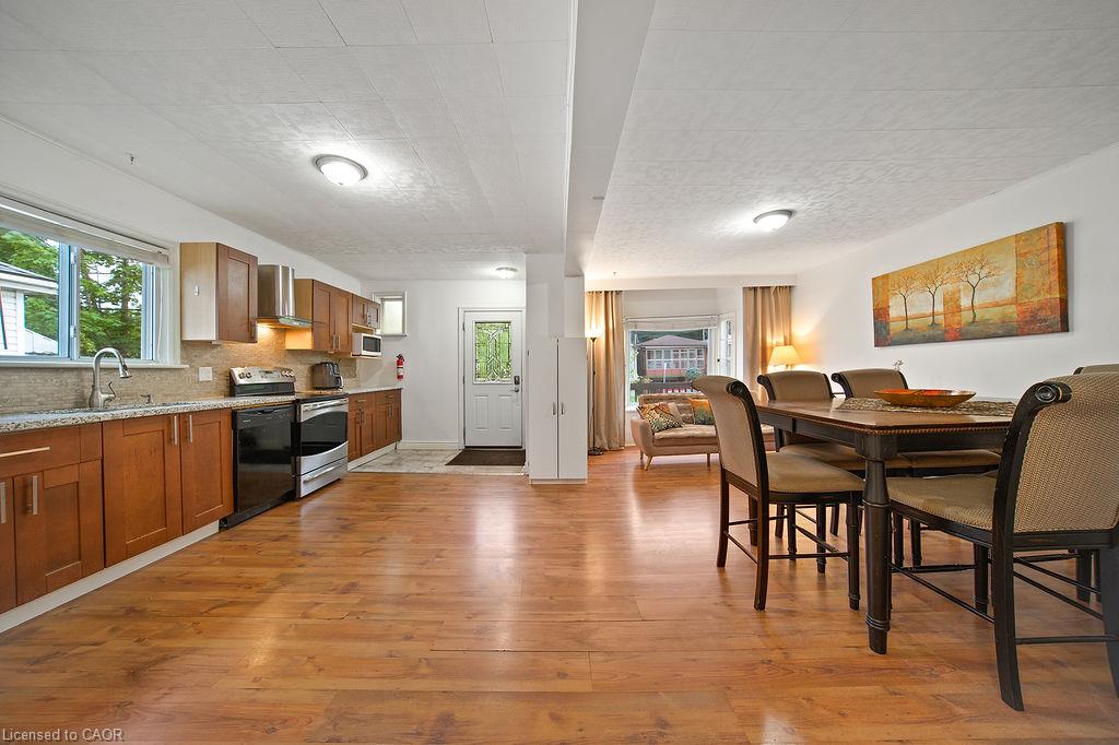82 Whitney Avenue Property Photo 5