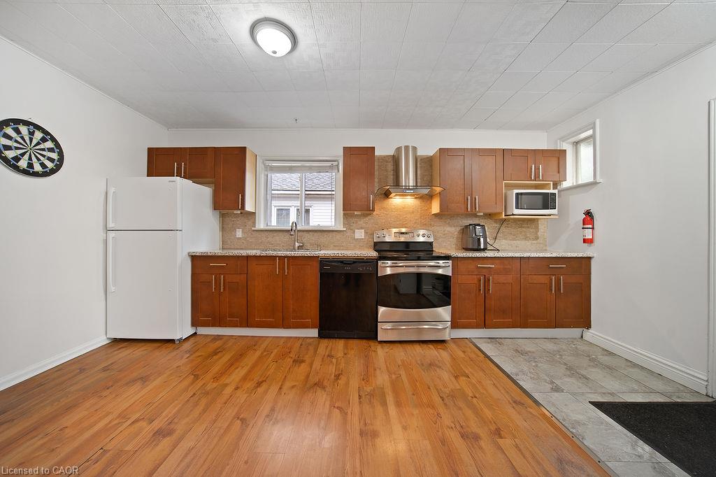 82 Whitney Avenue Property Photo 7