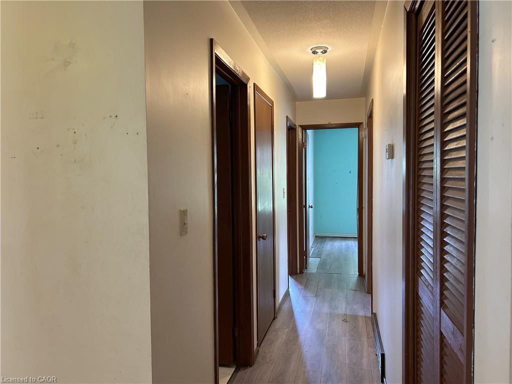 90 Queensway E Property Photo 16