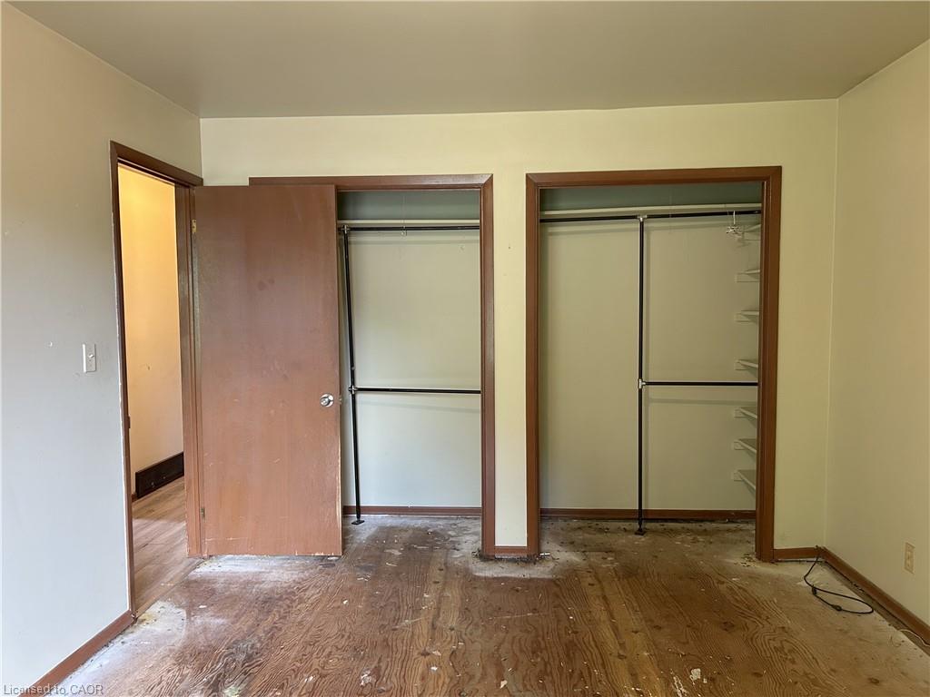 90 Queensway E Property Photo 22