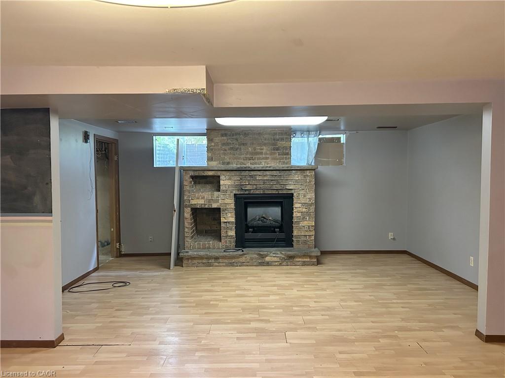 90 Queensway E Property Photo 30