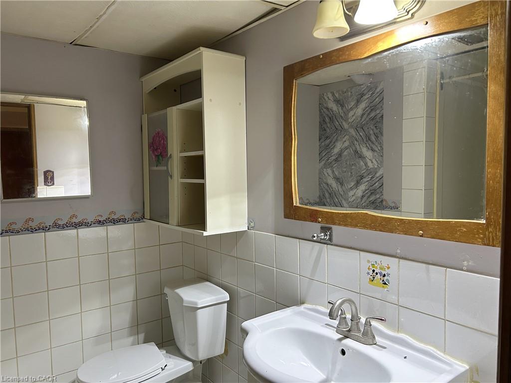 90 Queensway E Property Photo 31