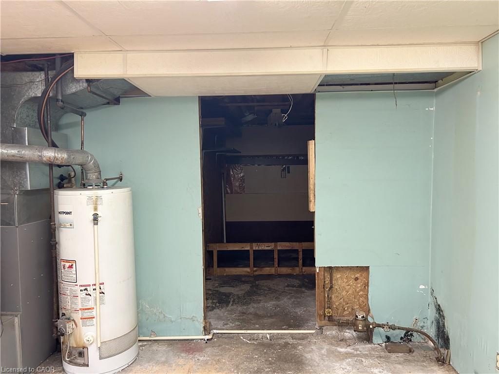 90 Queensway E Property Photo 36