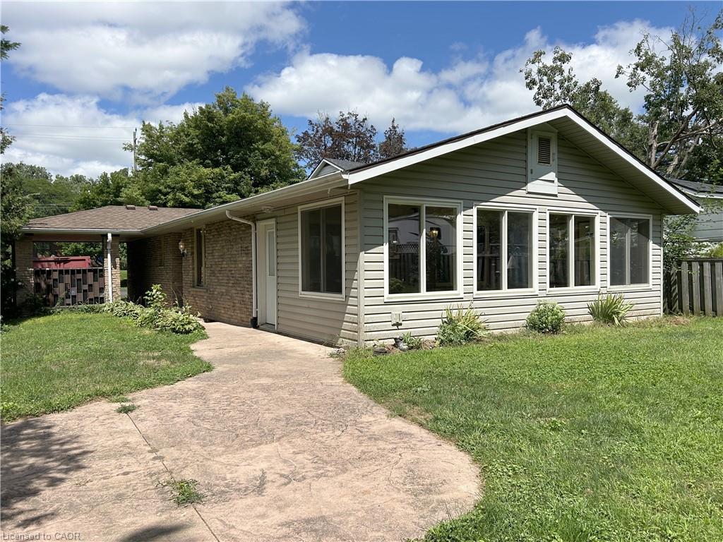 90 Queensway E Property Photo 39