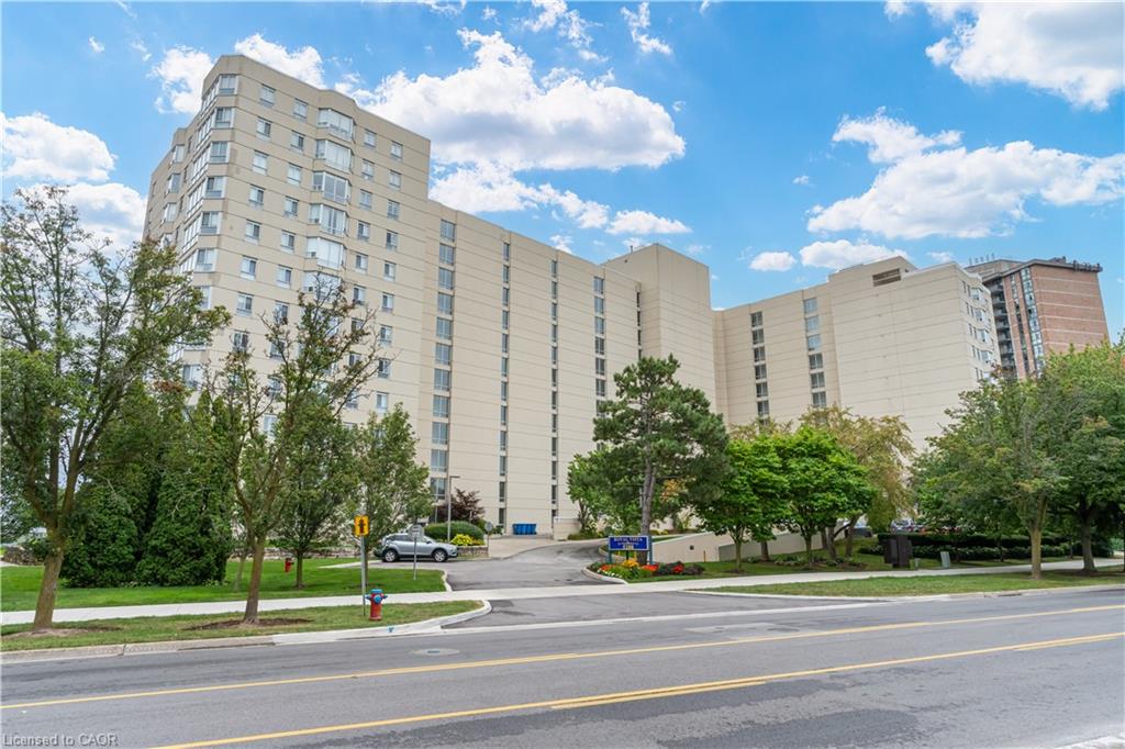 1102-5280 Lakeshore Road Property Photo 8
