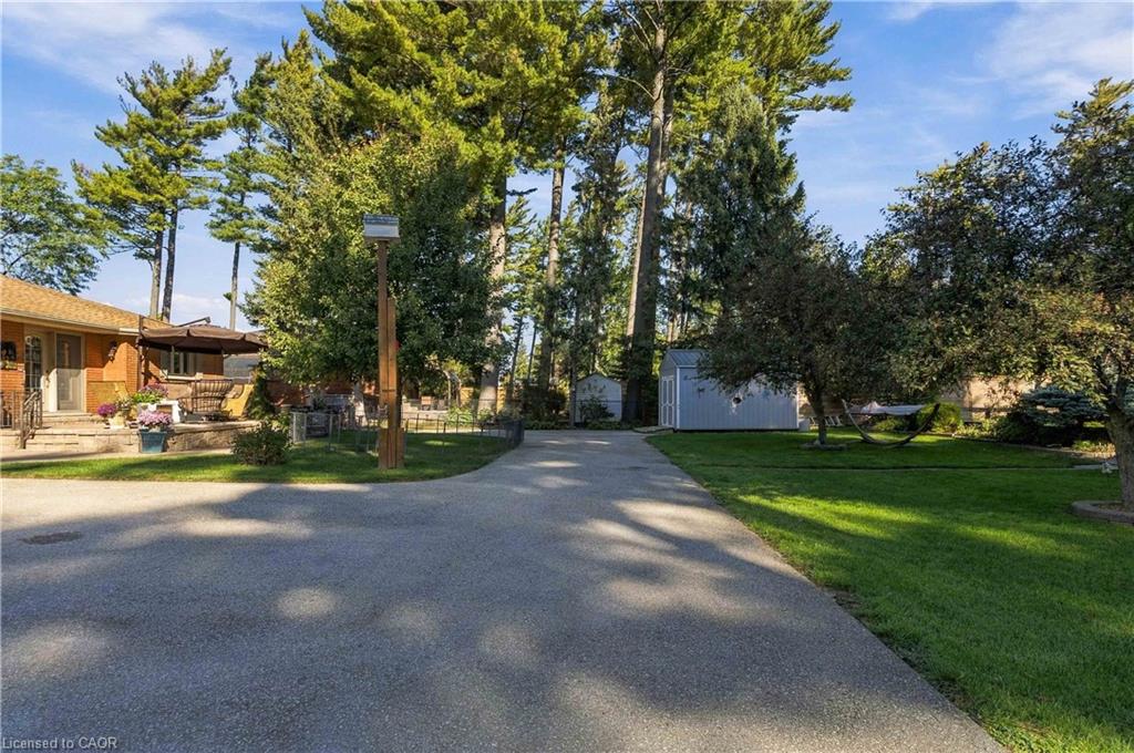 687 James Street Property Photo 6