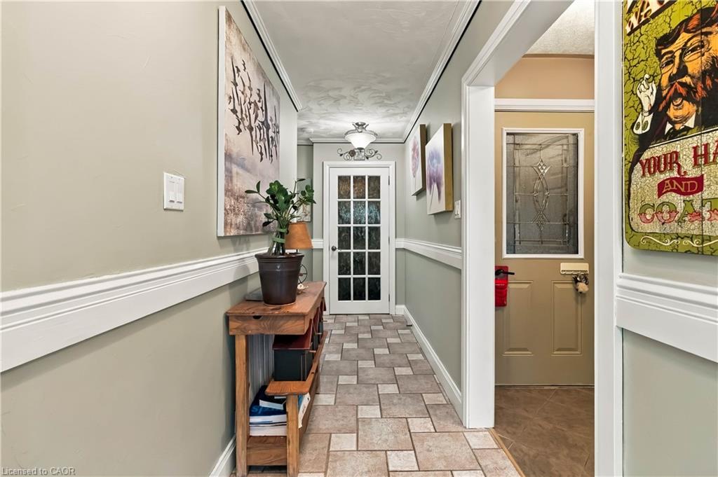 687 James Street Property Photo 7