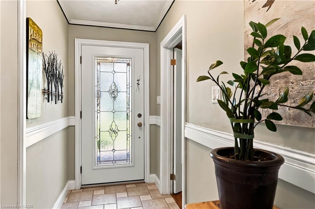 687 James Street Property Photo 8
