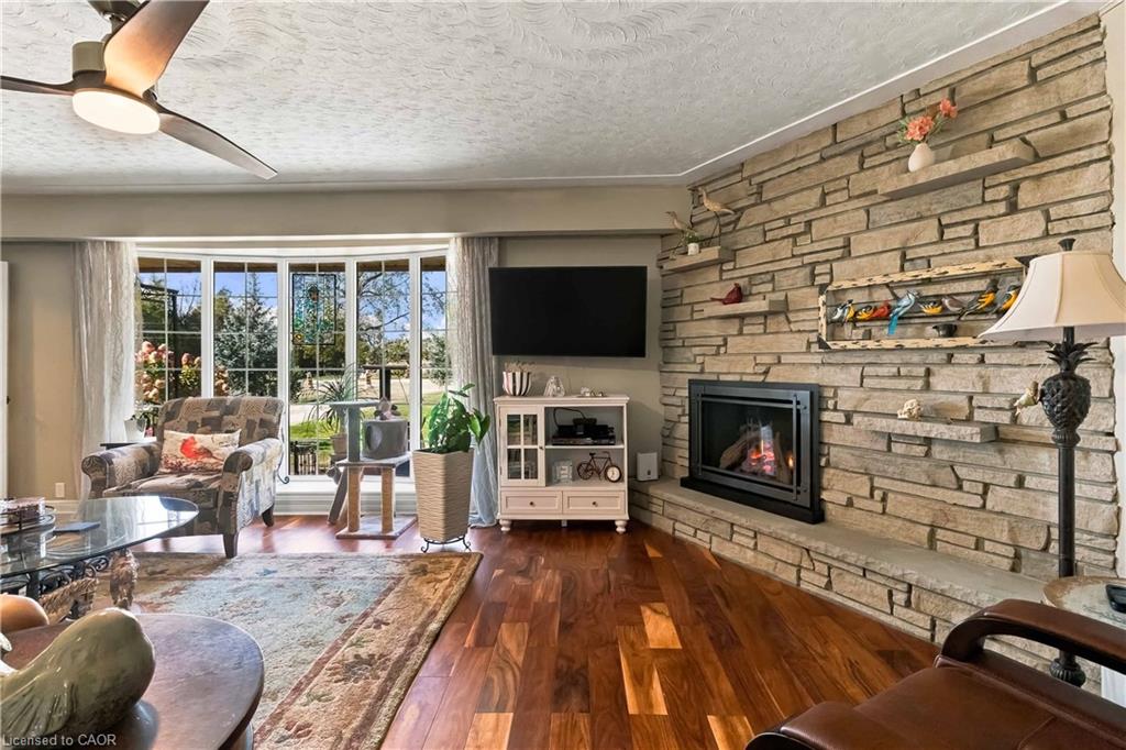 687 James Street Property Photo 11