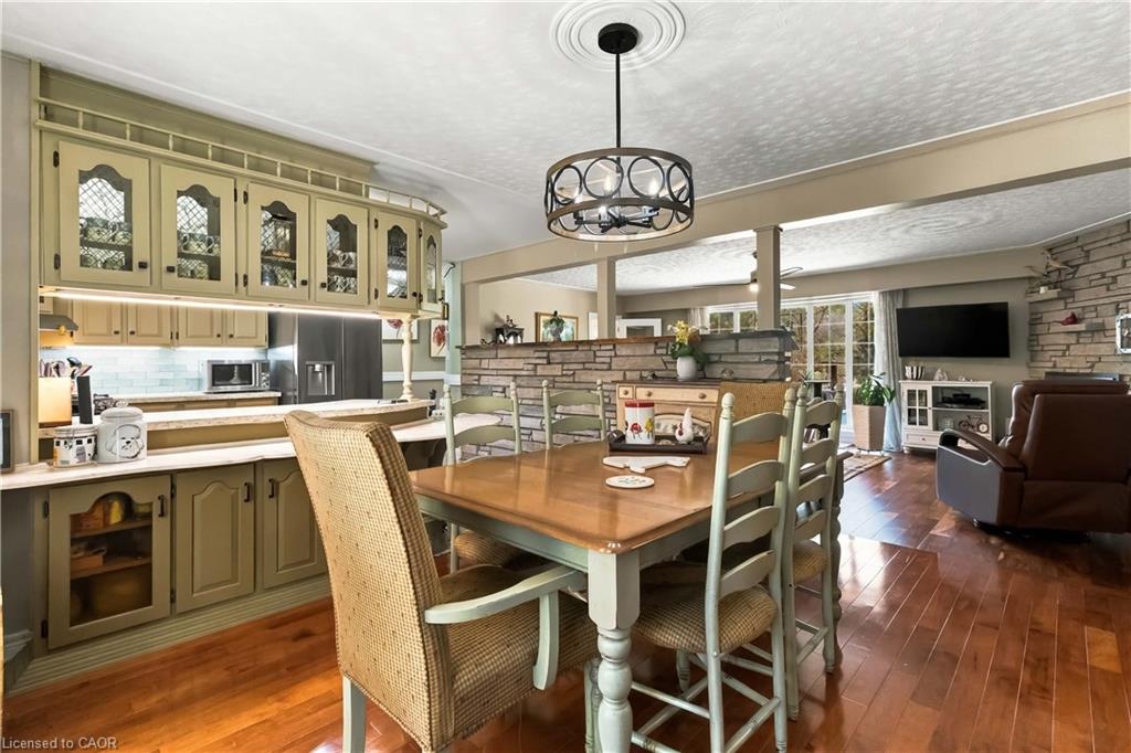 687 James Street Property Photo 12