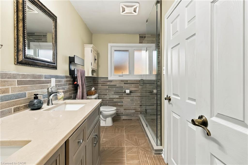 687 James Street Property Photo 19