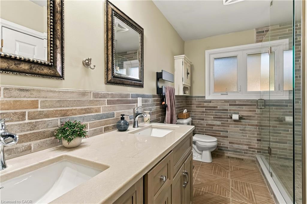 687 James Street Property Photo 20
