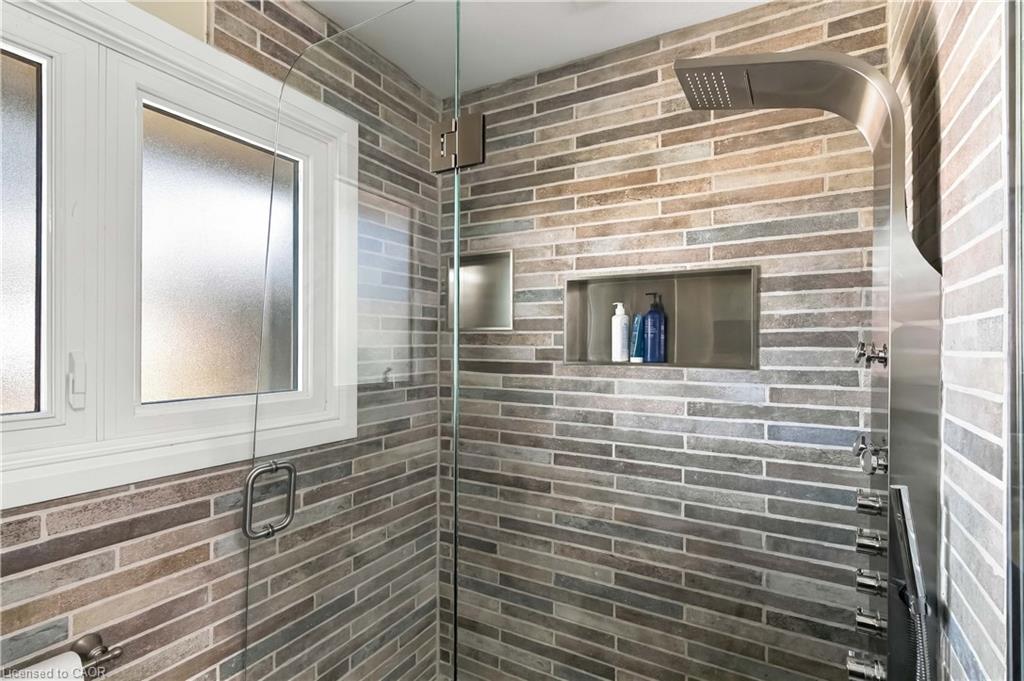 687 James Street Property Photo 21