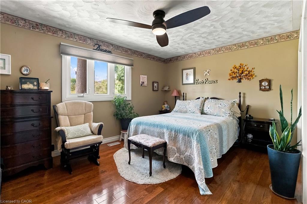 687 James Street Property Photo 22
