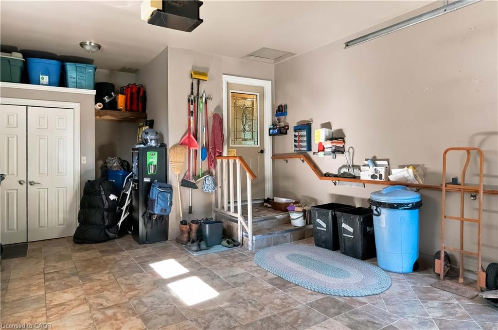 687 James Street Property Photo 32