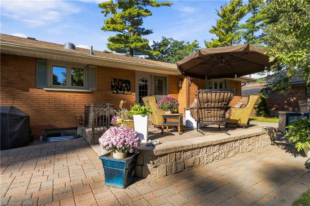 687 James Street Property Photo 33