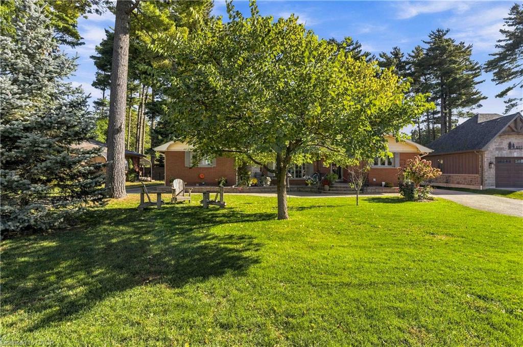 687 James Street Property Photo 36