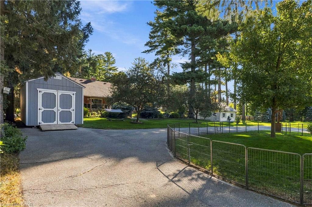 687 James Street Property Photo 37