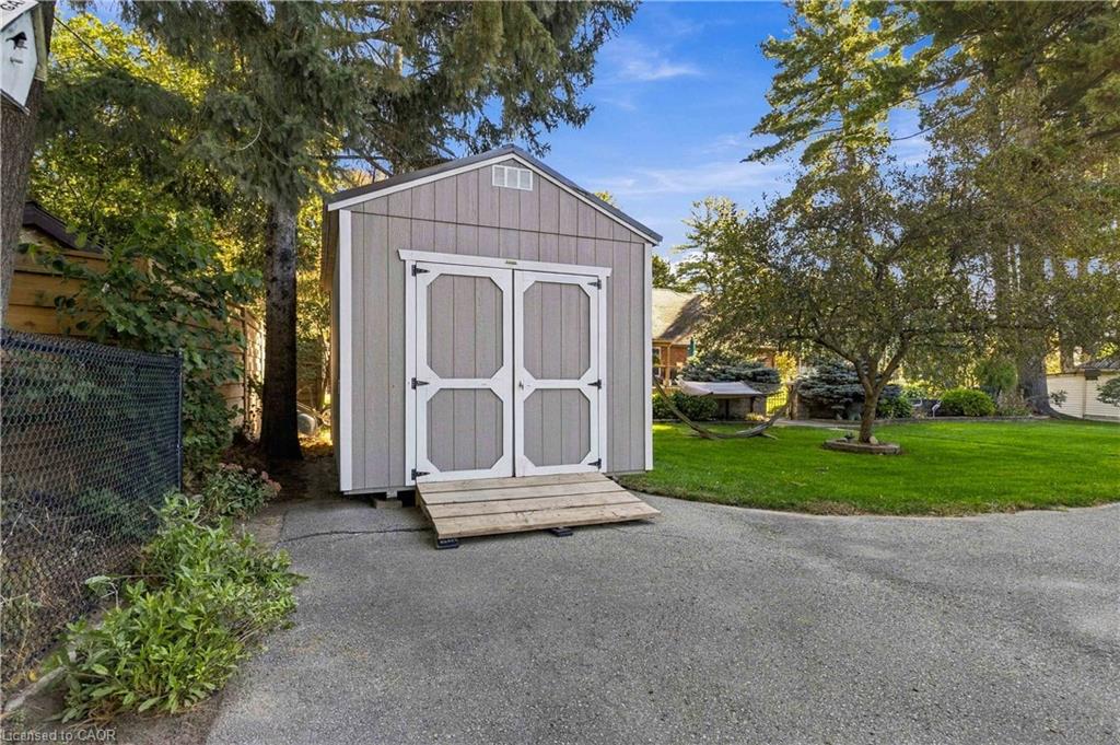 687 James Street Property Photo 38