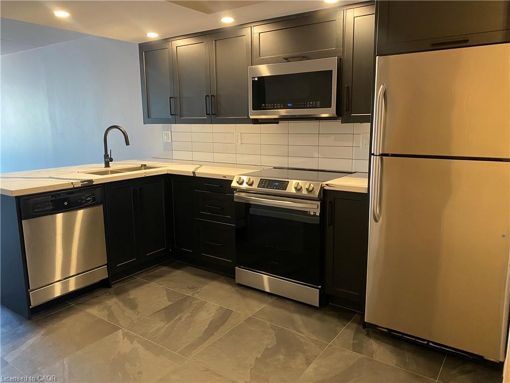 305-100 Bronte Road Property Photo 3