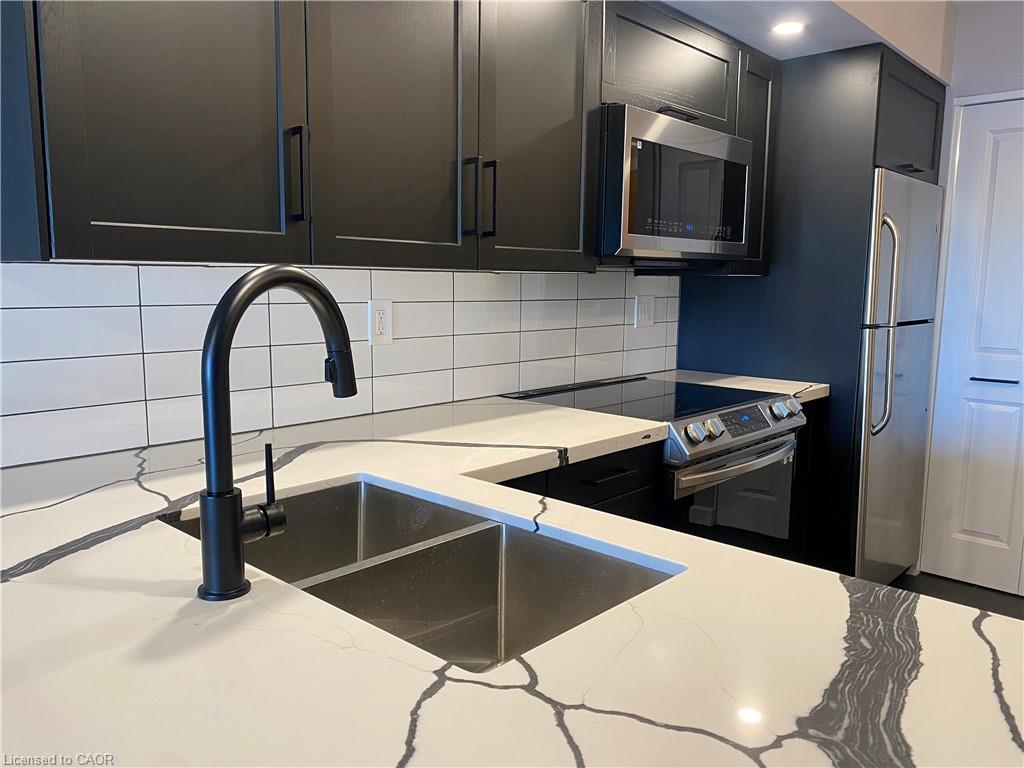 305-100 Bronte Road Property Photo 4