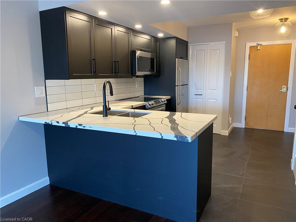 305-100 Bronte Road Property Photo 5