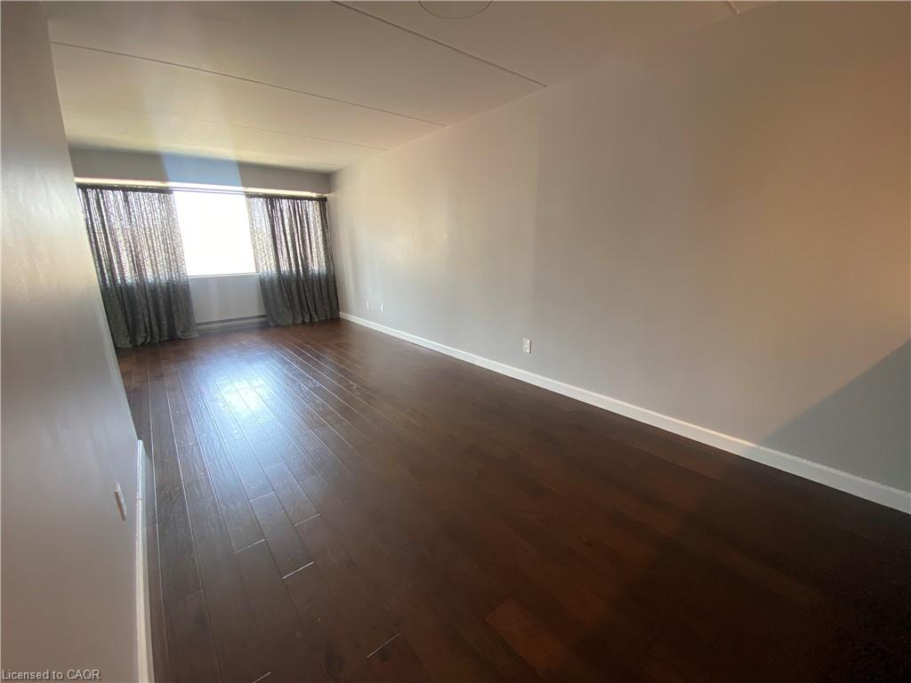 305-100 Bronte Road Property Photo 8