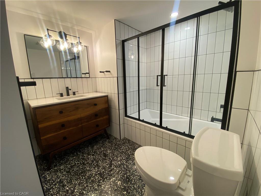 305-100 Bronte Road Property Photo 9